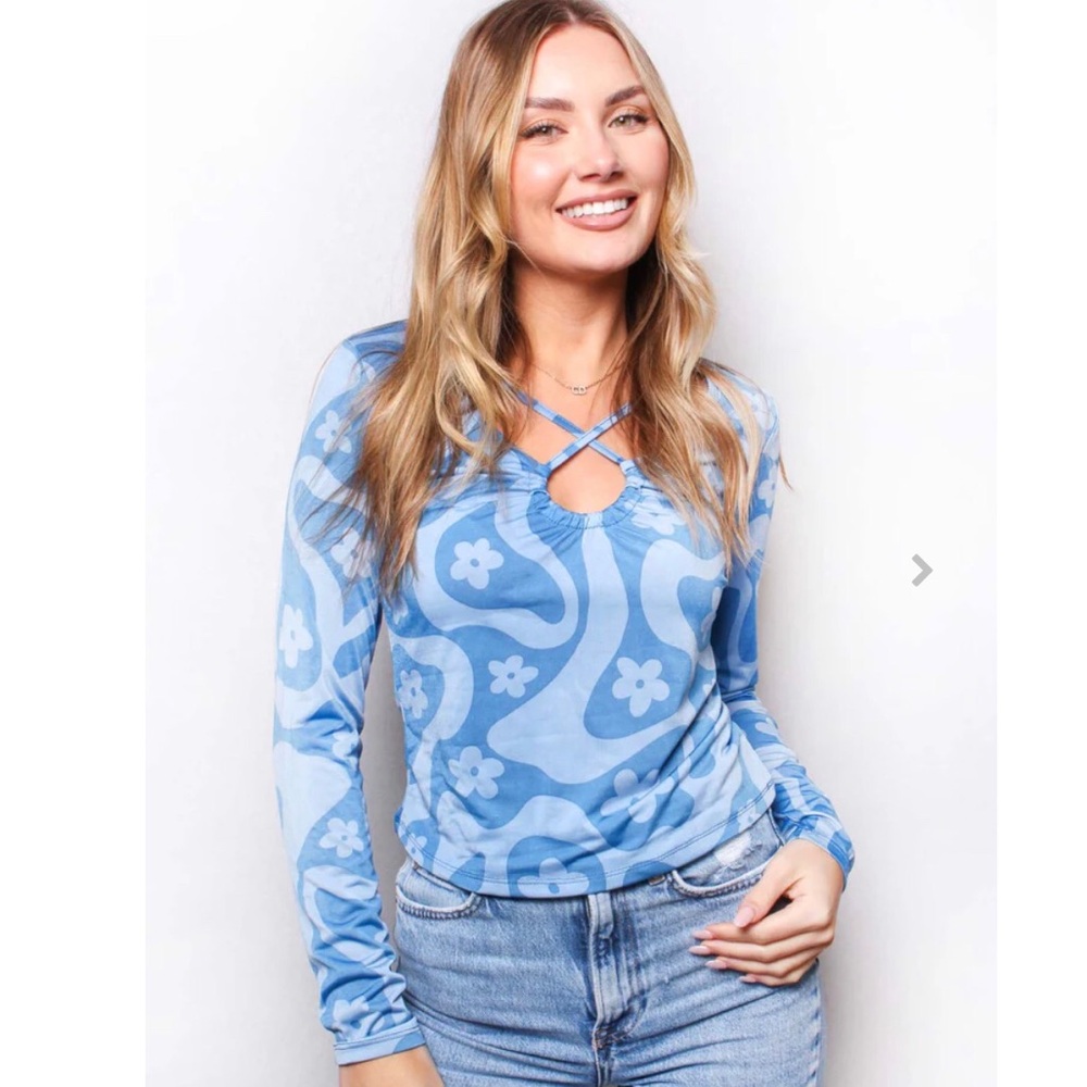 2/$20 Abstract trend knits women’s top